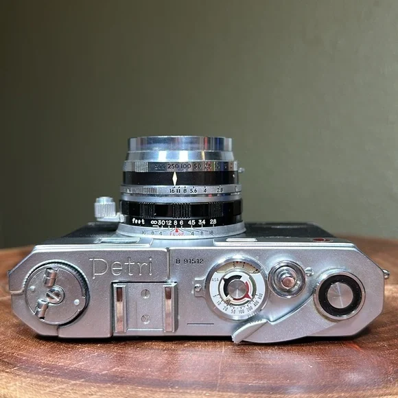 PETRI 1.9 Color Corrected Super Camera w/ Aux Lens Set & Original Case - Working - Picture 8 of 16